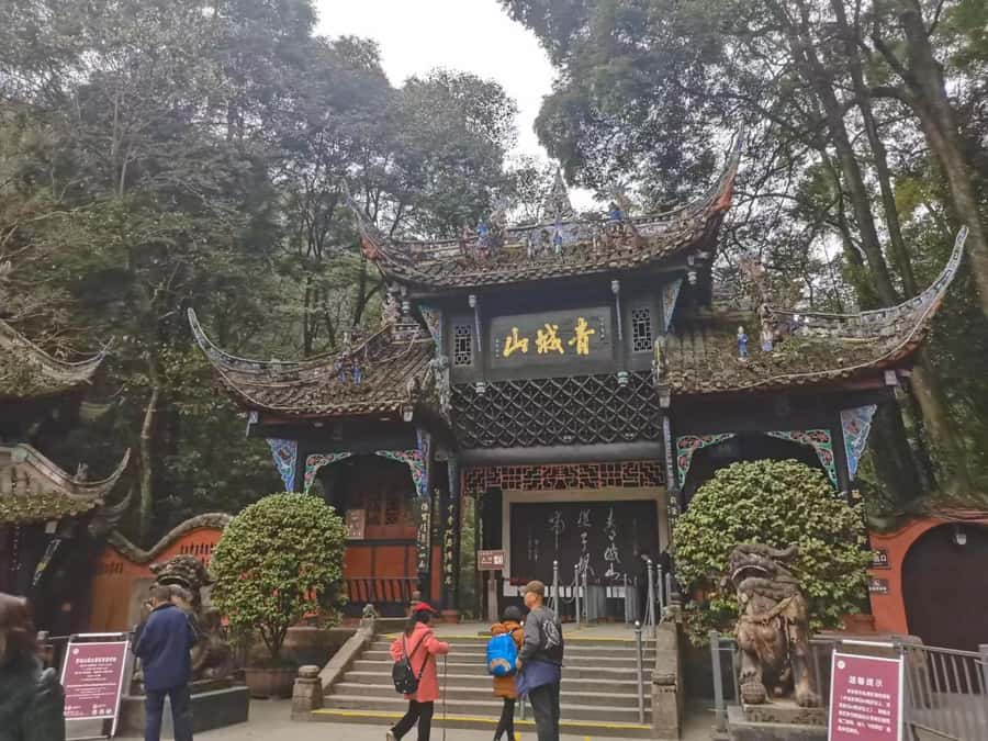 1-Day Mount Qingcheng and Dujiangyan Irrigation System Tour - Key points to know before booking