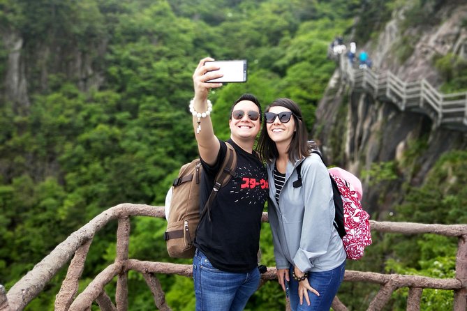 1-Day Mt. Huangshan Tour with Optional Hongcun & Xidi Village - The scenic bus and Yungu cable car