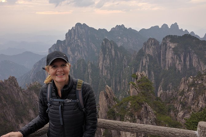1-Day Mt. Huangshan Tour with Optional Hongcun & Xidi Village - Shixin Peak and the granite ridges