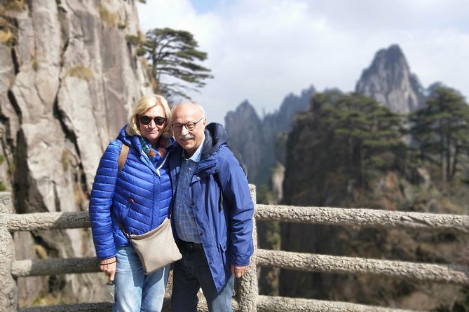 1-Day Mt. Huangshan Tour with Optional Hongcun & Xidi Village - Five hours of mountain walking