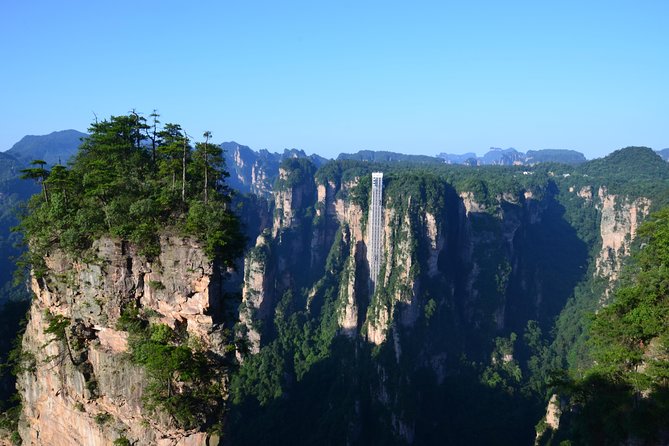 1-Day Private Tour to Zhangjiajie Forest Park & Avatar Mountain - How much walking should you expect?