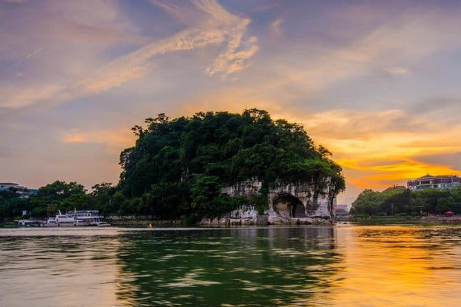 1-Day tour of Guilin-LiRiver cruise-Yangshuo Xianggong hill - Boarding at Zhujiang Dock