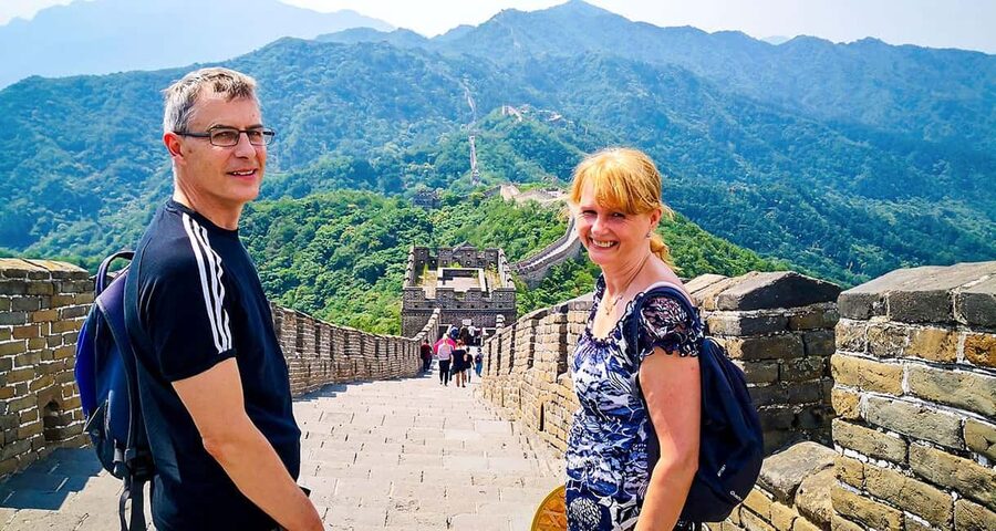 2-Day All-Inclusive Tour: Great Wall, Forbidden City & More - Guides, vehicles, and the small-group difference