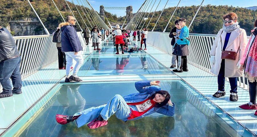 2-Day Avatar Mountain, Glass Bridge, and Mt. Tianmen Tour - The guides make the difference