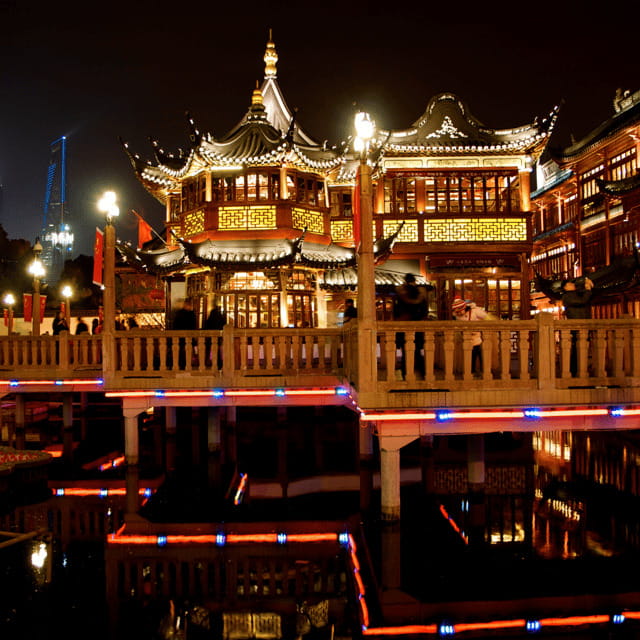 2 Day Private Shanghai Skyline to Watertown & Suzhou Garden - What the private format is really worth