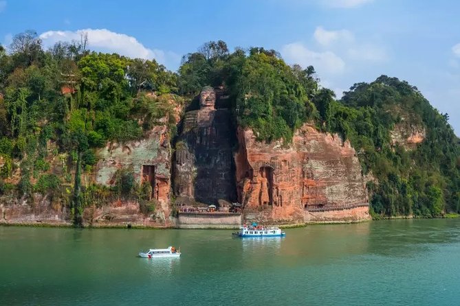 2-Day Private Tour of Leshan Grand Buddha and Emei Shan including Monastery Stay - How the private format changes the experience