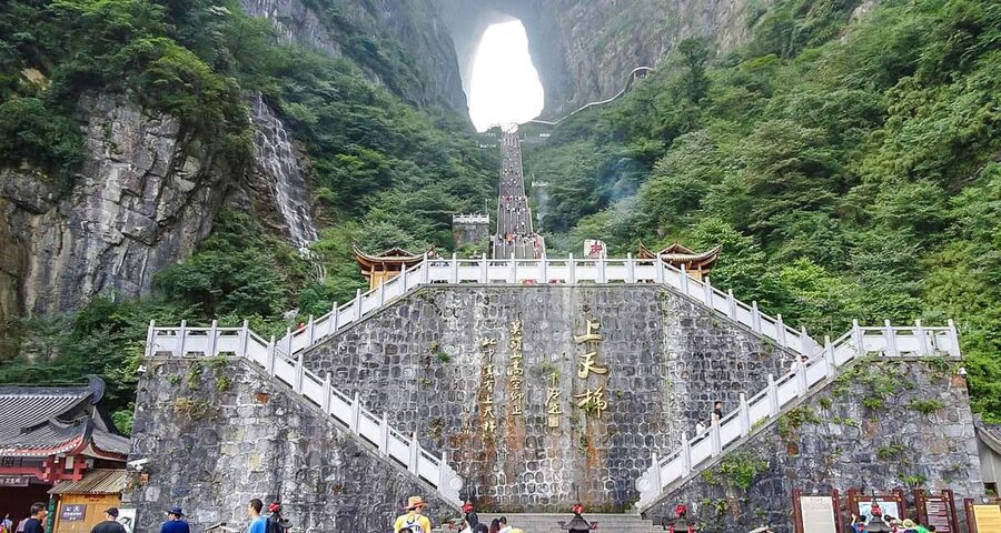 2-Day Private Zhangjiajie Tour Avatar Mountain, Glass Bridge - Tianzi Mountain and the Imperial Brush Peaks