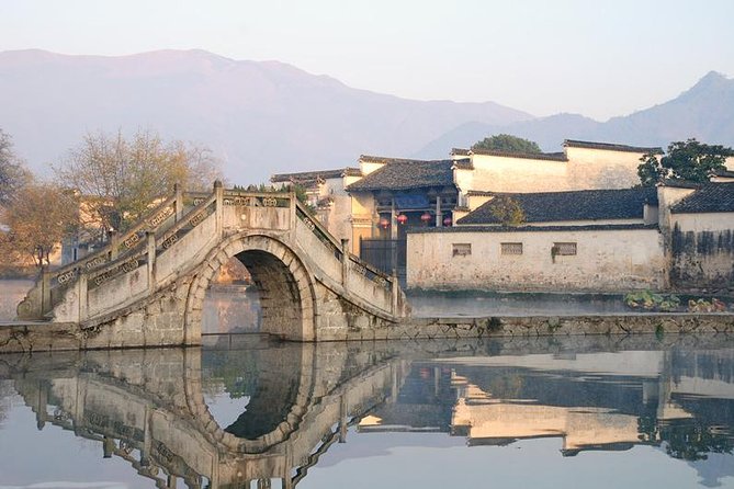 3-Day Yellow Mountains, Hongcun Village and Tunxi Ancient Street Private Tour - What the private guide adds
