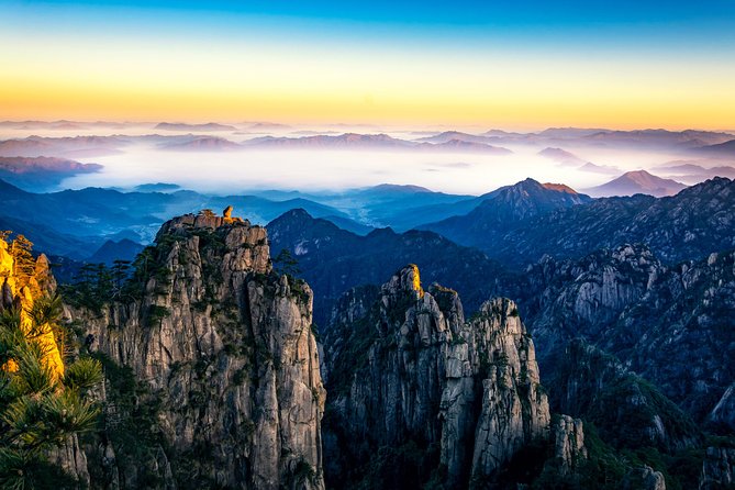 3-Day Yellow Mountains, Hongcun Village and Tunxi Ancient Street Private Tour - Day 1: Hongcun’s old lanes and Tunxi’s working traditions