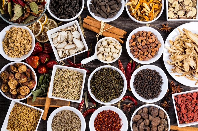 3-Hour Herbal Wholesale TCM Market and a Local Wet Market Tour - A relaxed three-hour pace