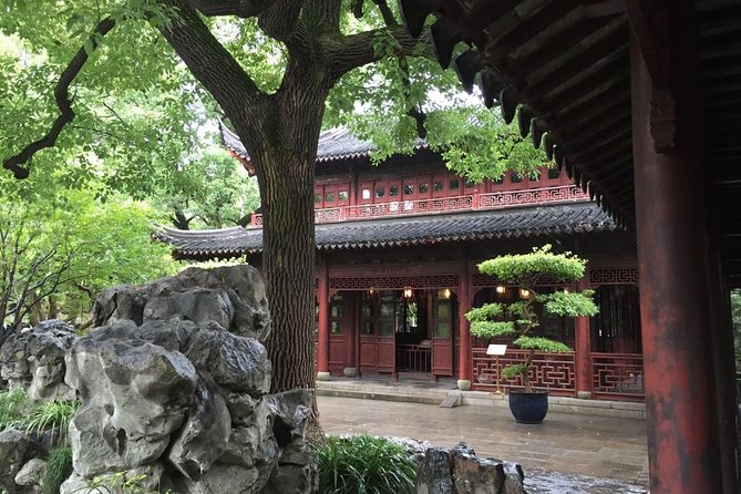 3-Hour Shanghai Yu Garden &Old Town Private Tour with Tea Tasting - Nanshi Old Town and its everyday market