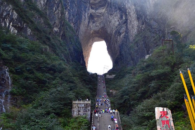 4-Day Zhangjiajie Tour to All Highlight Attractions with VIP Lift - Day 2: Yuanjiajie, Tianzi Mountain, and Golden Whip Brook