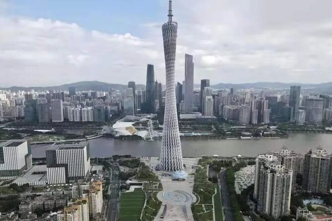 4-Hour Private Tour for Layover Travellers via Guangzhou Airport - Yuexiu Park and the Five-Ram Statue