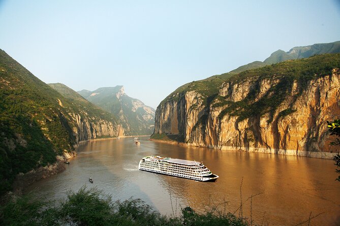 4D3N Yangtze River tour: Chongqing to Yichang by Victoria Sabrina - Who should book the Victoria Sabrina cruise?
