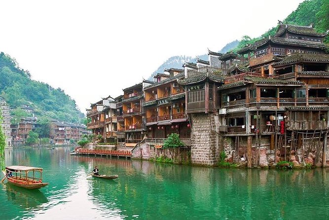 6 Days Guilin to Fenghuang & Zhangjiajie Private tour - Fenghuang, a river town built for wandering