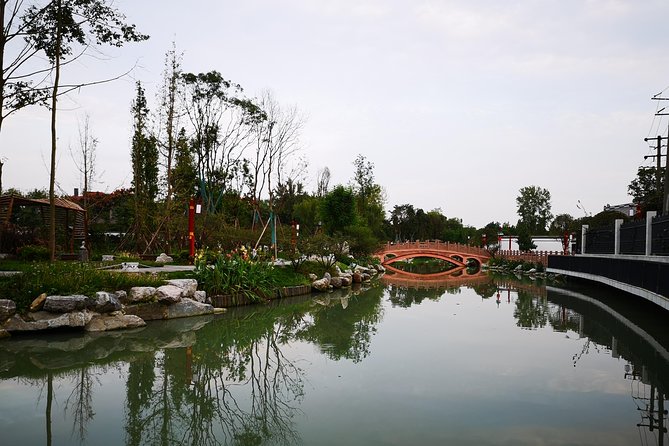 6-Hour Private Chengdu City Walking Tour with Tea Tasting - Qintai Road for old-style streets and a local bite