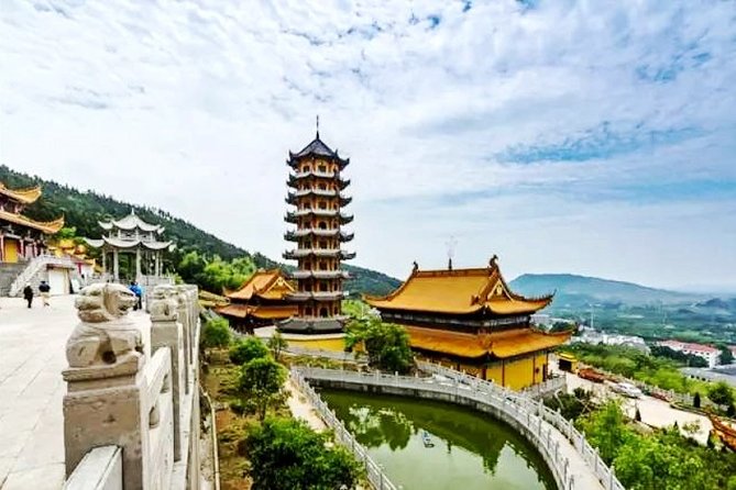 6-Hour Private Tour of Xiaoling Tomb,City Wall & Memorial Hall - Three major chapters of Nanjing in one morning