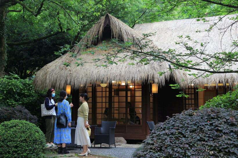 7 hours Hangzhou Tour Itinerary - West Lake by boat, Hangzhou’s essential first stop