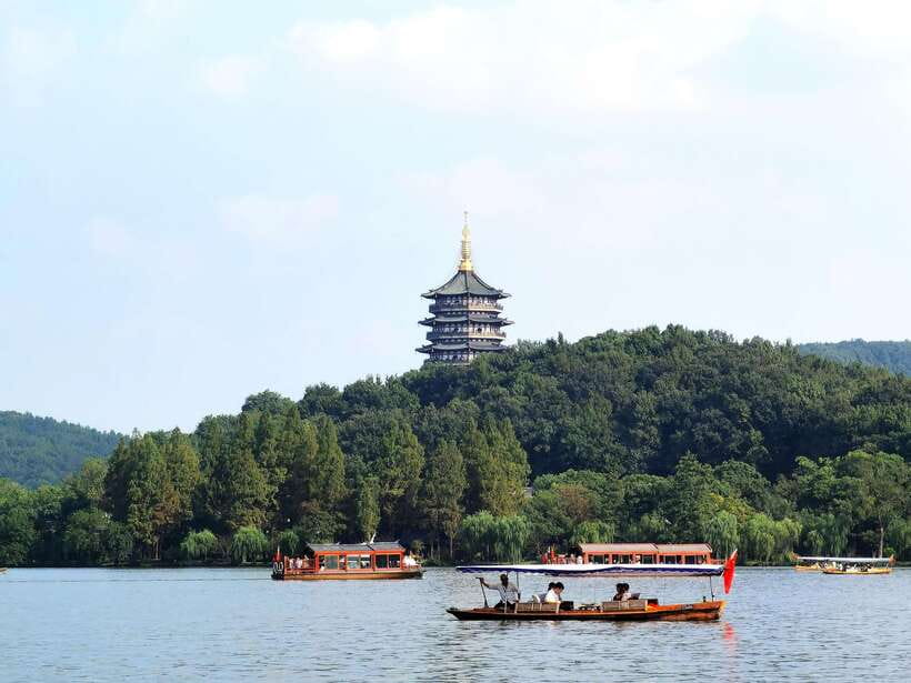 7 hours Hangzhou Tour Itinerary - Longjing tea at the West Lake Benshan Tea Museum