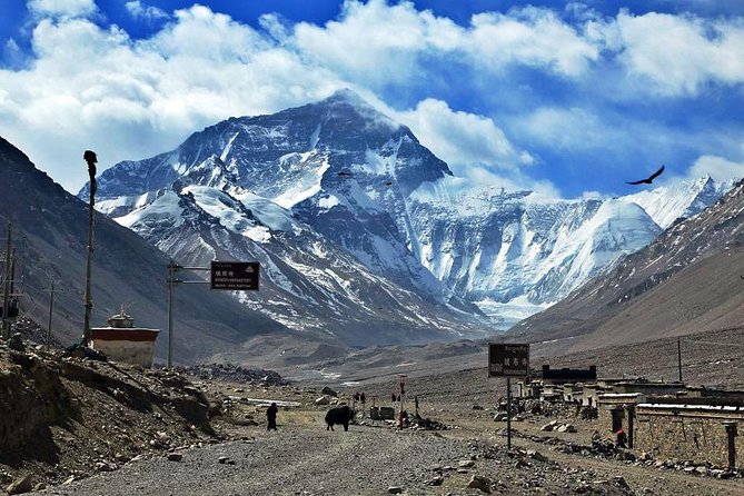 8 Days Lhasa Gyantse Shigatse Mt Everest Group Tour - Yamdrok Lake and the road to Gyantse