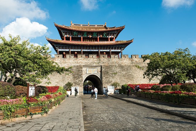 9 days Ancient Town Tour - Day 3: Weibaoshan temples and remote Nuodeng
