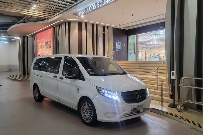 A Private City Tour of Hong Kong with Mercedes-Benz - Nan Lian Garden and Wong Tai Sin Temple