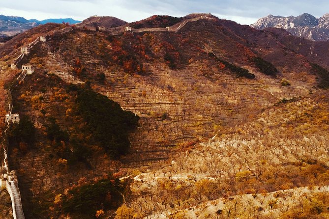 All Inclusive Private Hiking Tour from Huanghuacheng Water Great Wall to Xishuiyu - The first 15 minutes to the Great Wall