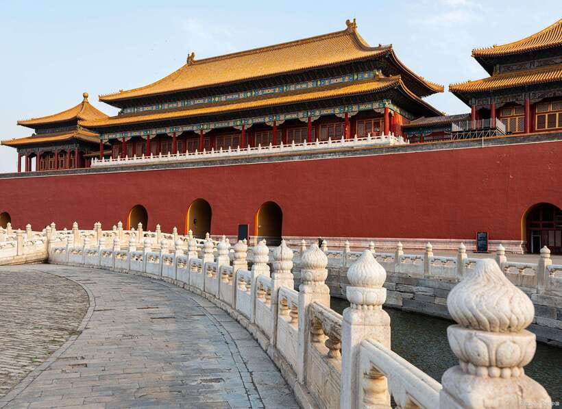All-Inclusive PrivateTour:Mutianyu Great Wall&Forbidden City - Walking into the Forbidden City