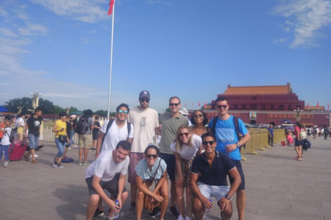 All-Inclusive Tour: Tiananmen Square, Forbidden City, Great Wall - Lunch before the mountain road