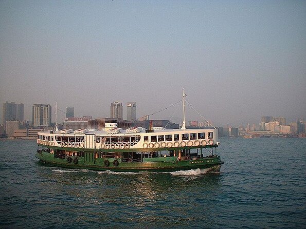 Aqua Luna: Evening Cruise at Victoria Harbour Hong Kong - Why Hong Kong Looks Best From Victoria Harbour