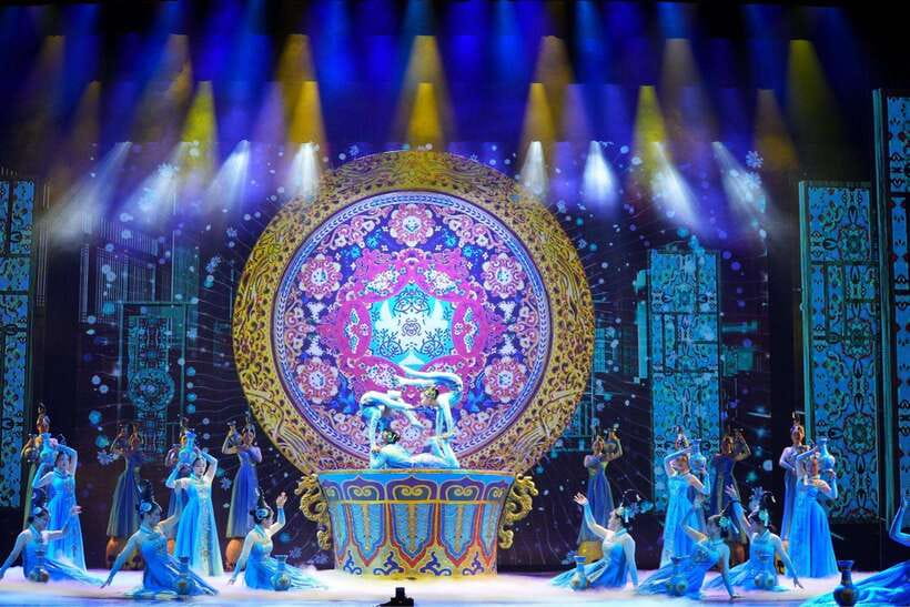Beijing: Acrobatic Show Tickets Traditional & Modern Fusion - Key points at a glance
