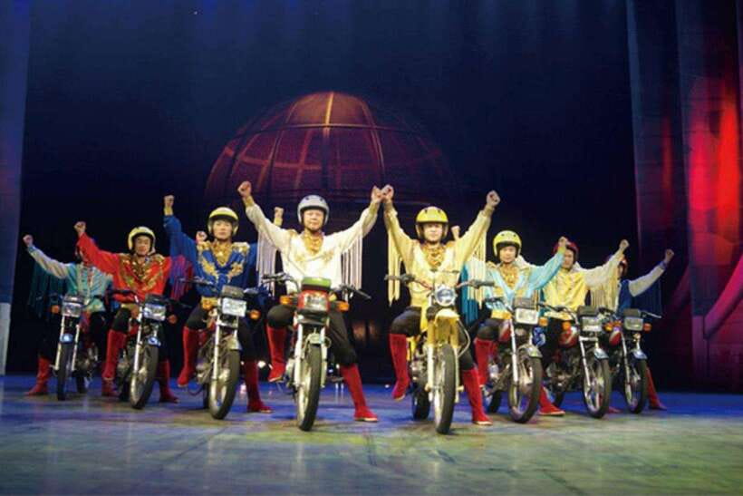 Beijing: Acrobatic Show Tickets Traditional & Modern Fusion - Traditional technique, modern sound and light