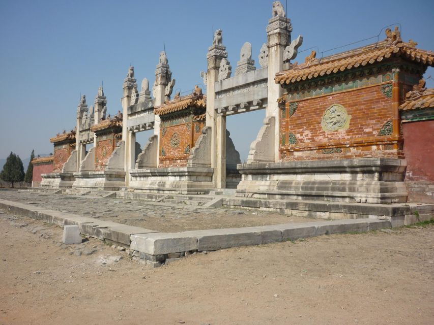 Beijing:Eastern Qing Tomb/Huangyaguan Great Wall/Dule Temple - Guided tour or transfer-only service?