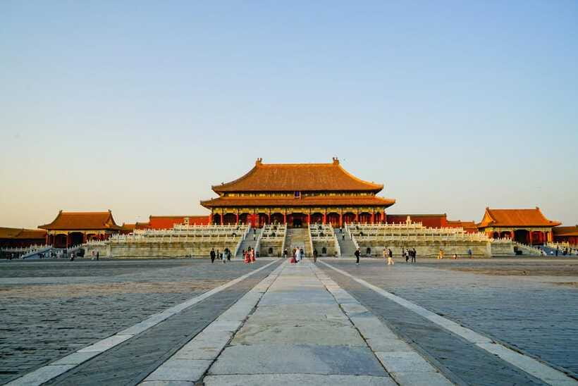 Beijing: Highlights of Forbidden City Private Walking Tour - Guides, languages, and the human side of the day