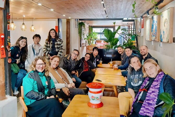 Beijing Historic City Guided Walking Tour + Calligraphy Creation - One hour among Beijing’s hutongs