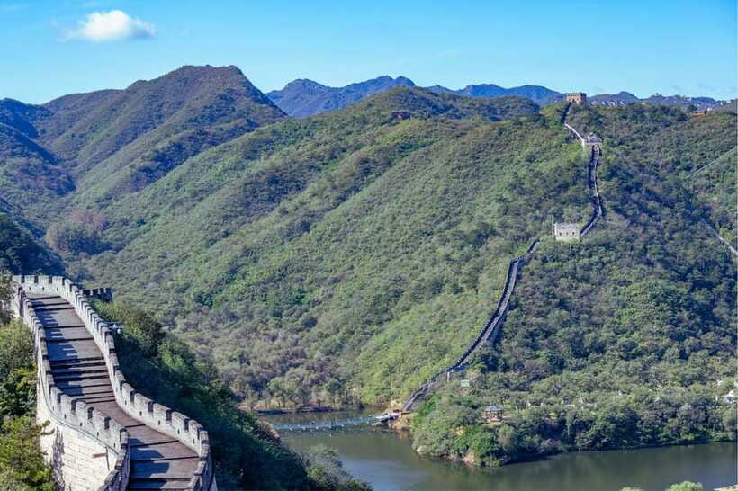 Beijing: Huanghuacheng Lakeside Great Wall Bus/Private Tour - The morning drive from Beijing