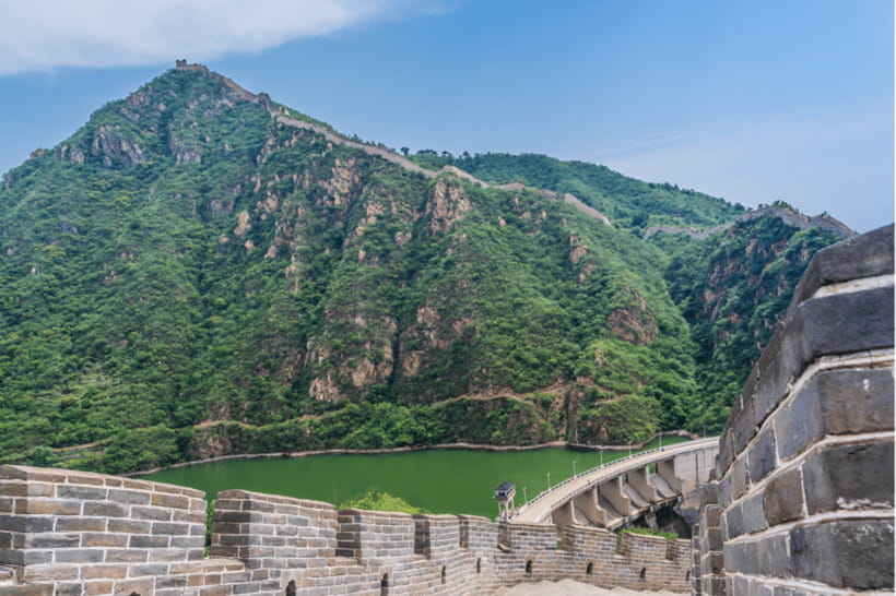 Beijing: Huanghuacheng Lakeside Great Wall Bus/Private Tour - The human side of the experience