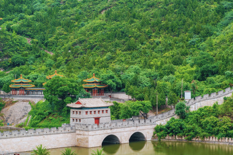 Beijing: Huanghuacheng Lakeside Great Wall Bus/Private Tour - Who should book this day trip?