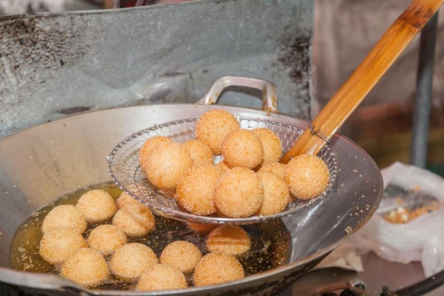 Beijing: Hutong Culinary Walking Tour with 15+ Tastings - Starting at Dongsi and entering the hutongs