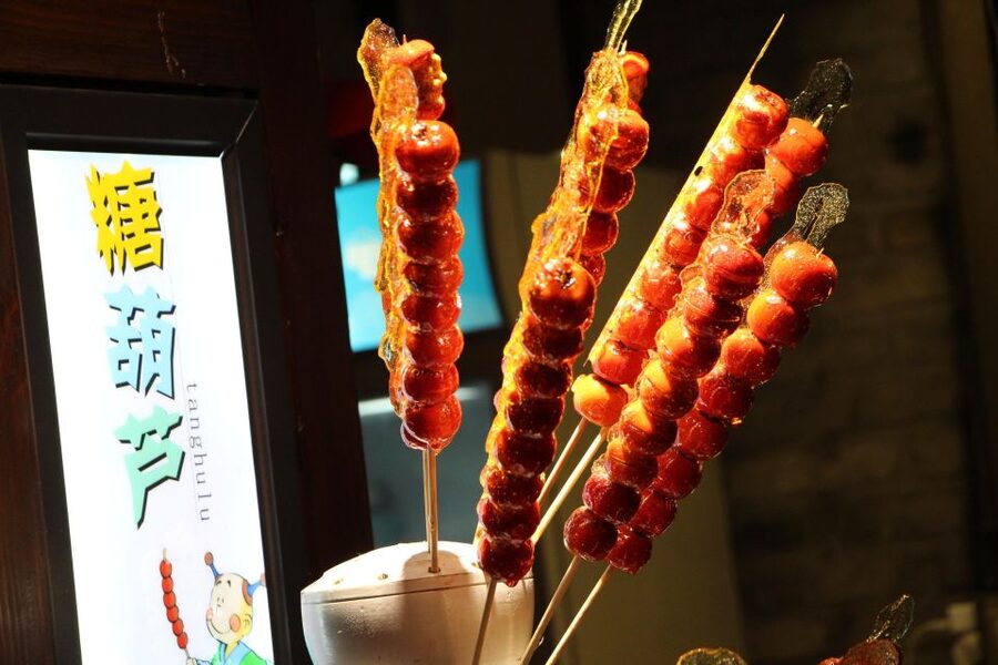 Beijing: Hutong Culinary Walking Tour with 15+ Tastings - What the guides add to the meal