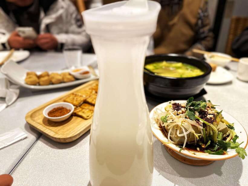 Beijing Hutong Food Crawl Delights: Peking duck, Hotpot&More - A Beijing dinner served in three very different chapters