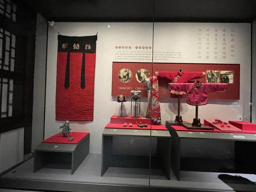 Beijing: Hutongs & Food & Culture Walking Tour - Street food gives the walk its strongest local flavor