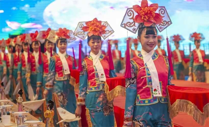 Beijing: Imperial Cuisine Experience & Cultural Performance - Small details that can make the evening smoother