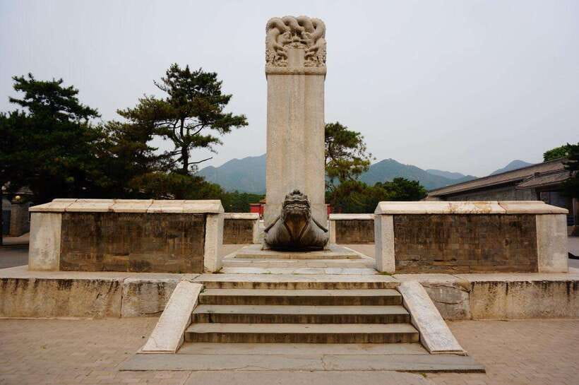 Beijing: Juyongguan Great Wall, Sacred Way & Ming Tombs Trip - Climbing Juyongguan Great Wall
