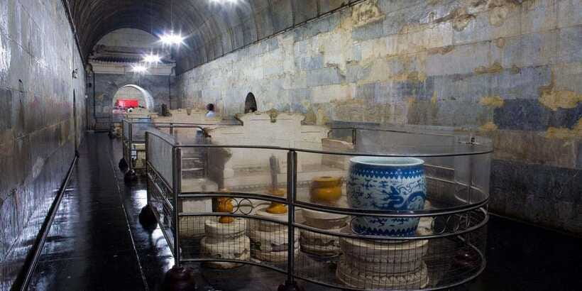 Beijing: Juyongguan Great Wall, Sacred Way & Ming Tombs Trip - Walking the Sacred Way