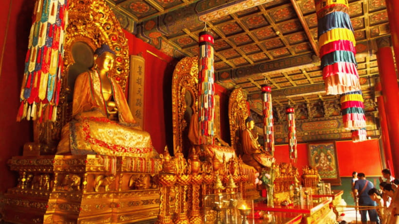 Beijing: Lama Temple (Yonghe Temple) Admission Ticket - The 18-meter sandalwood Buddha