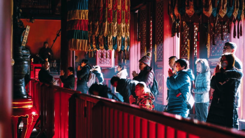 Beijing: Lama Temple (Yonghe Temple) Admission Ticket - The route through the main courtyards
