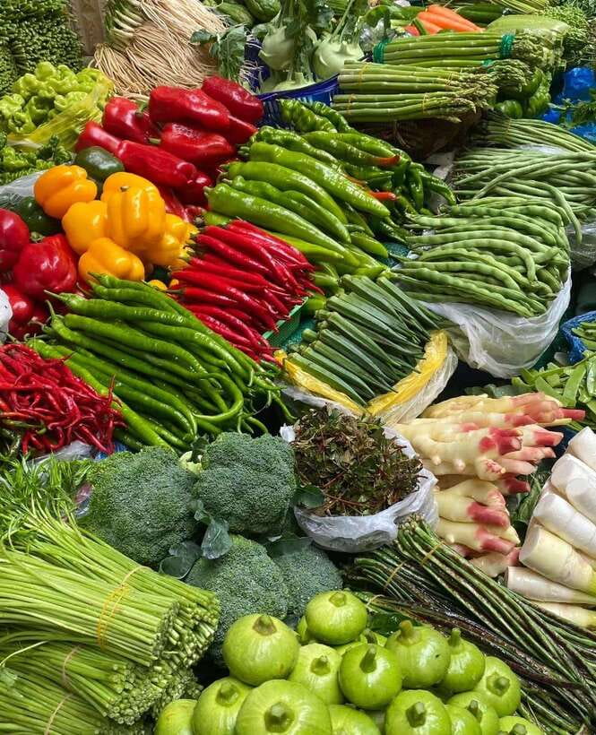 Beijing Market Tour with 10-course Family Feast - Choosing ingredients for a family table