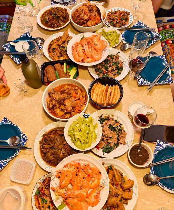 Beijing Market Tour with 10-course Family Feast - A 10-course meal that may become 20 dishes