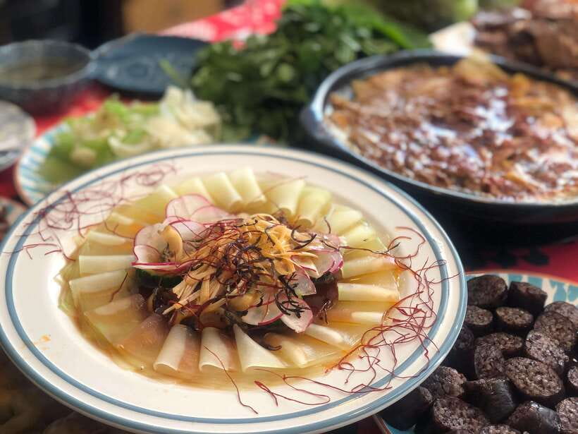 Beijing Market Tour with 10-course Family Feast - Languages, pace, and the right kind of participant